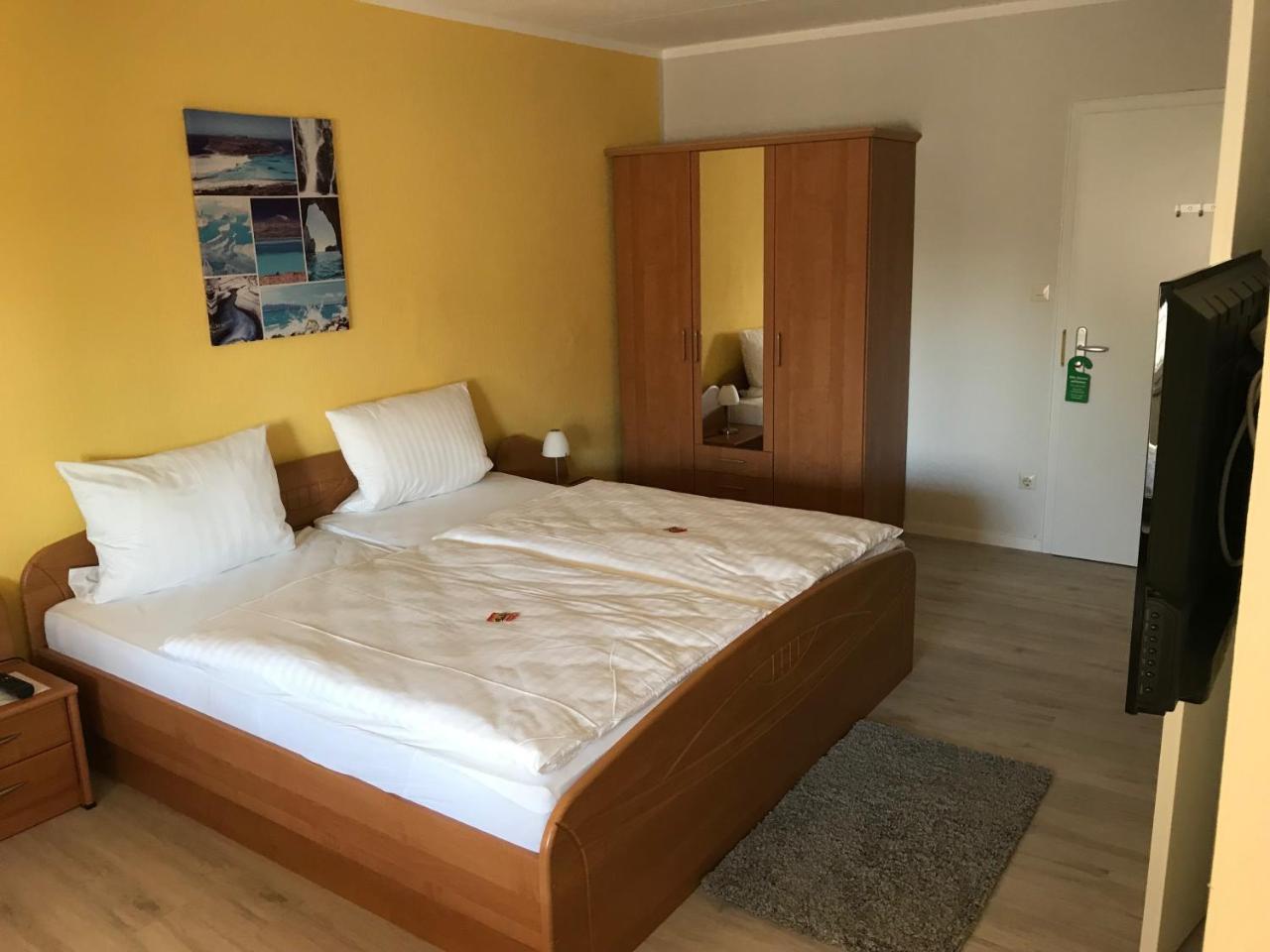 Hotel Zum Ochsen Wonsheim ภายนอก รูปภาพ