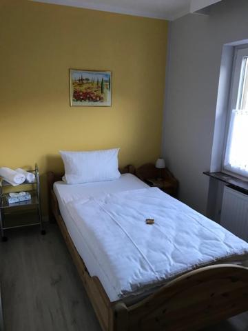 Hotel Zum Ochsen Wonsheim ภายนอก รูปภาพ
